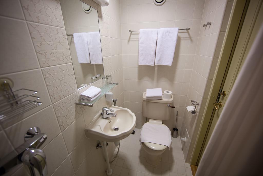 ホテル Aasa Kuelalistemaja ヴィリャンディ 部屋 写真